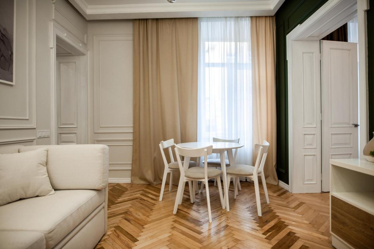 Gepner Apartments On Rynok Square Львів Екстер'єр фото