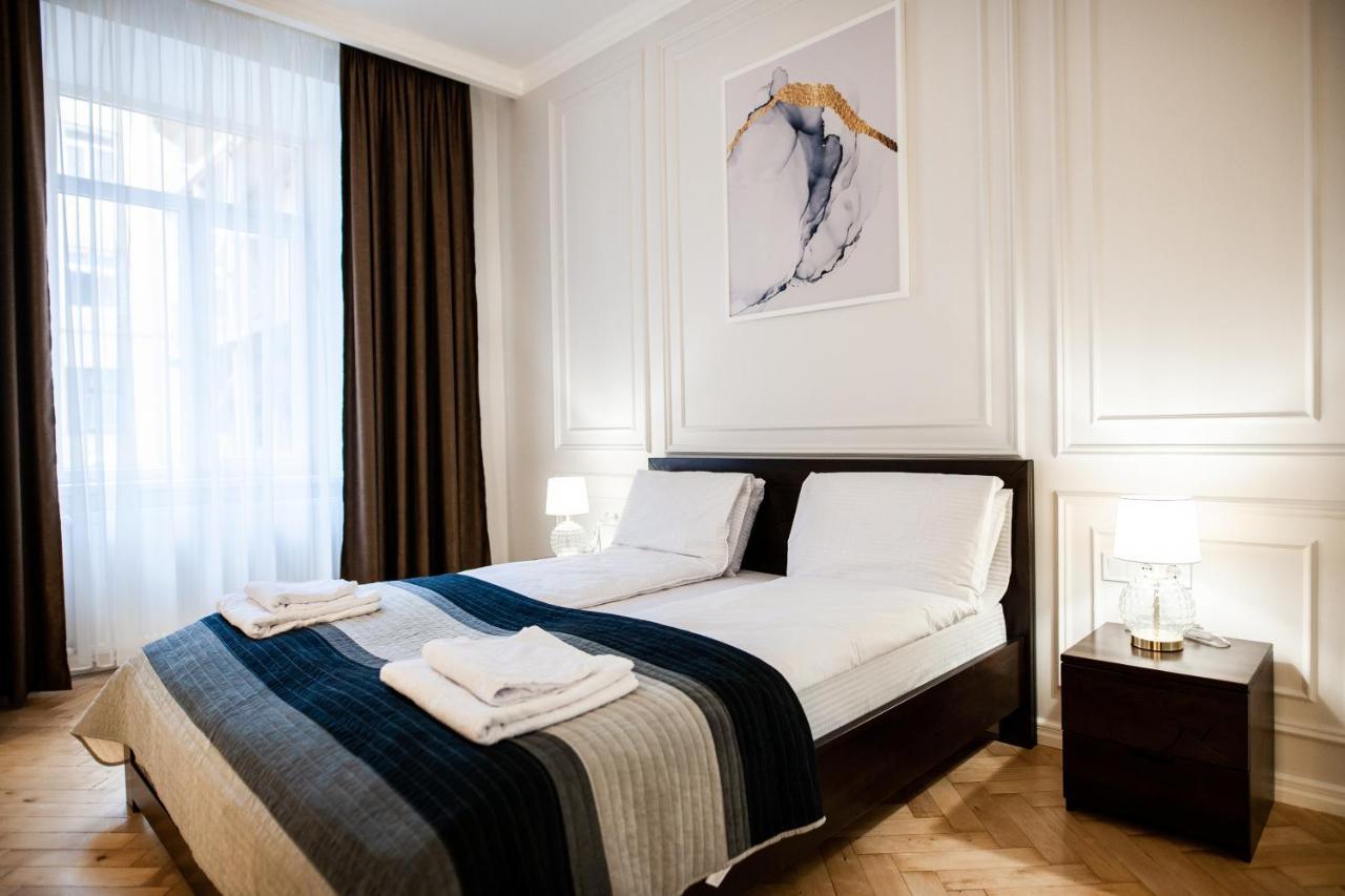 Gepner Apartments On Rynok Square Львів Екстер'єр фото