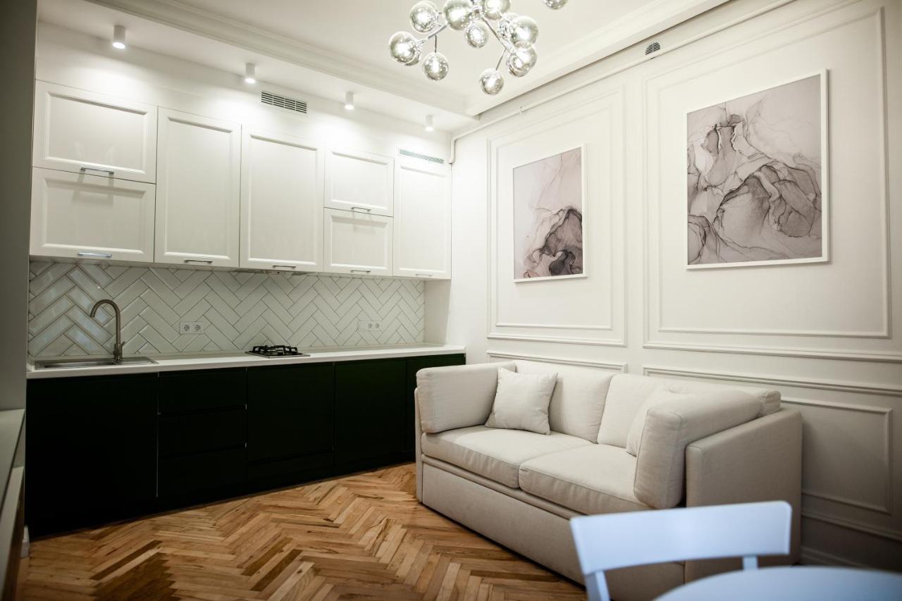 Gepner Apartments On Rynok Square Львів Екстер'єр фото