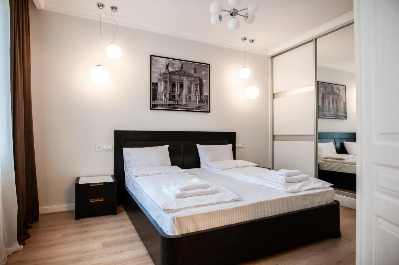 Gepner Apartments On Rynok Square Львів Екстер'єр фото